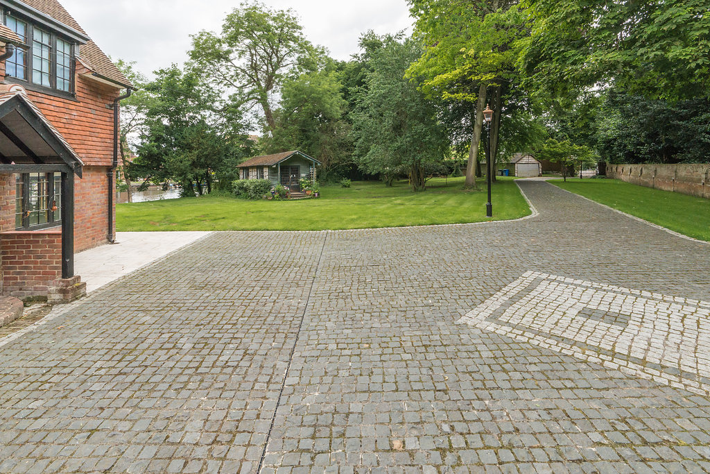 residential granite sett driveway